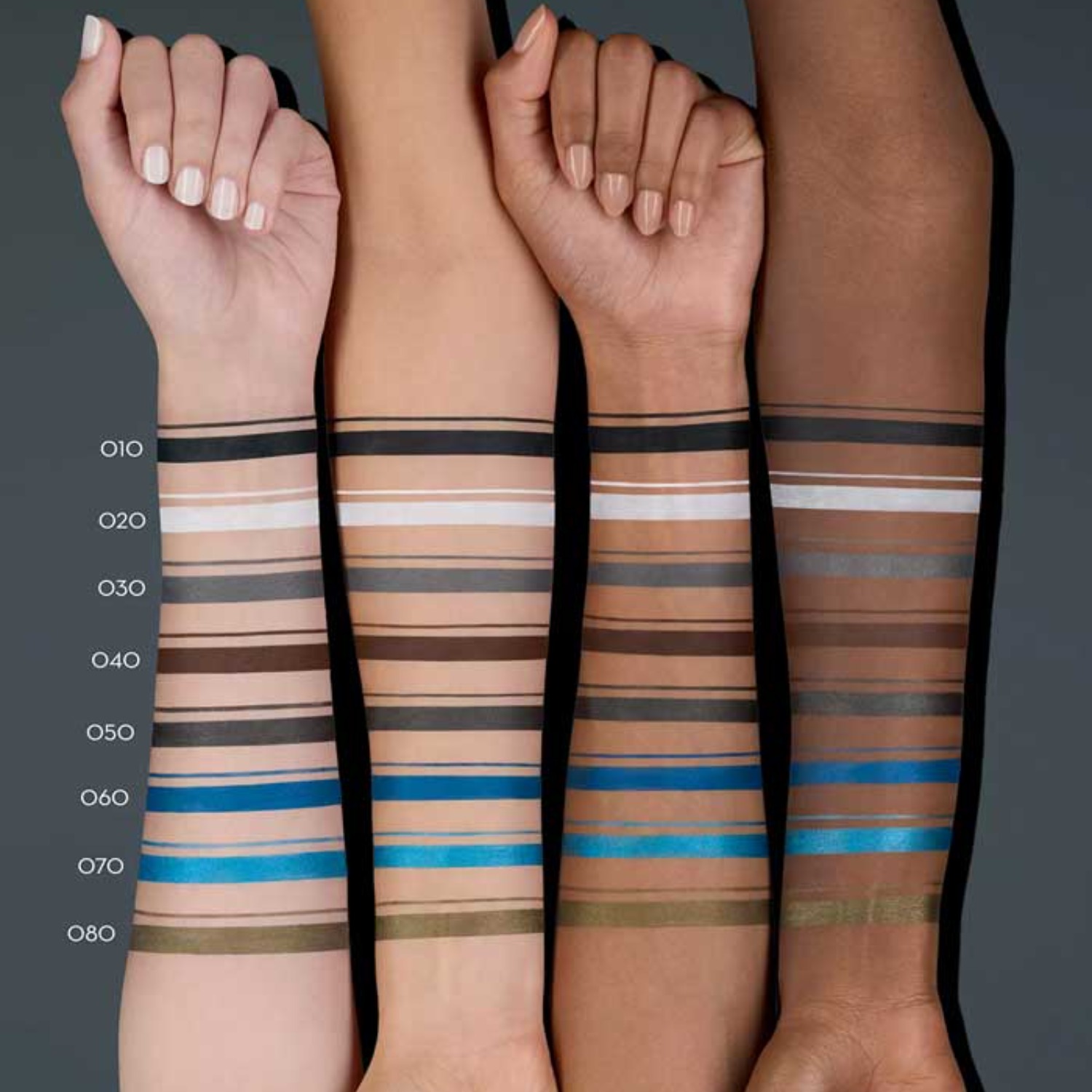 catrice-delineador-de-ojos-waterproof-kohl-kajal-010-check-chic-black-3-72723-1500x1500